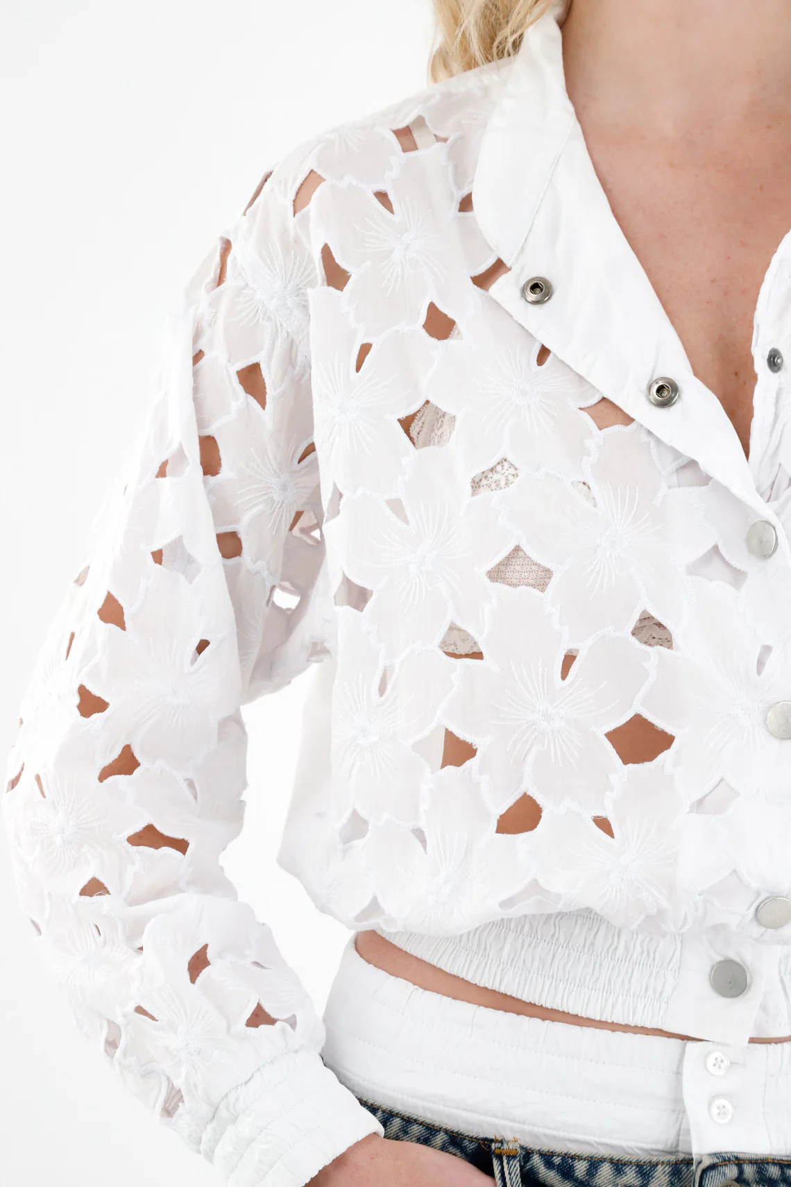 Women's White Embroidered Overcoat - Image 3