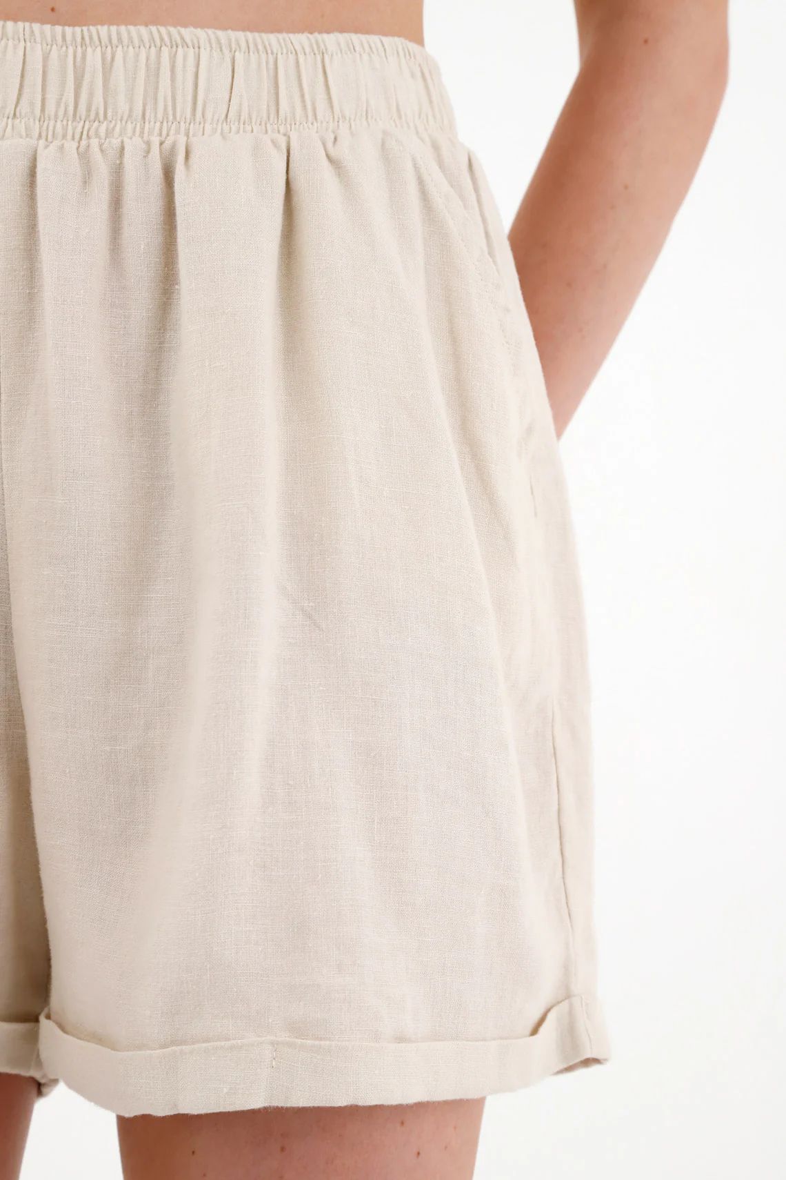 Women's Off-White Linen Bermuda Shorts - Image 3