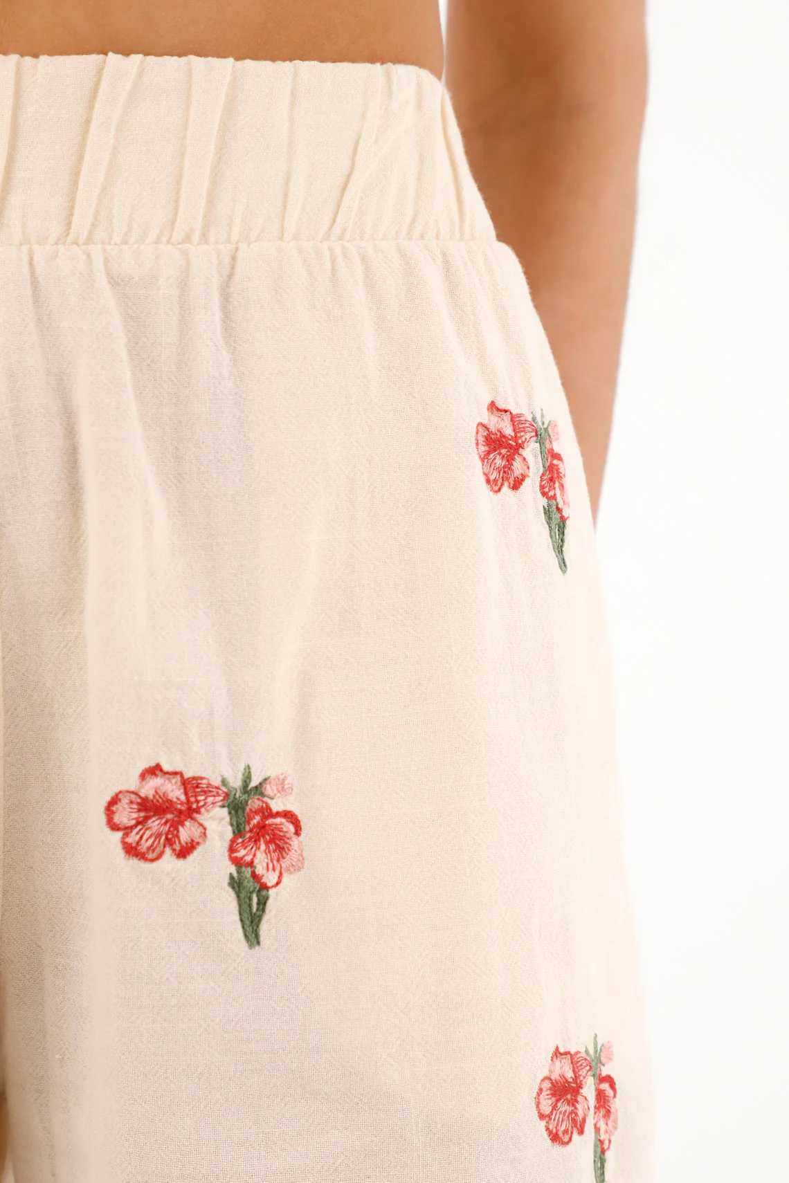 Women's beige bermuda shorts with floral embroidery - Image 2