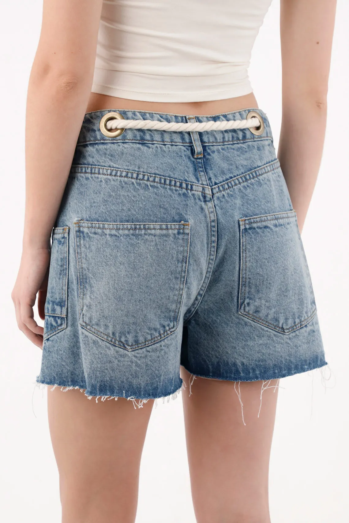 Bermuda en denim azul para mujer - Image 5
