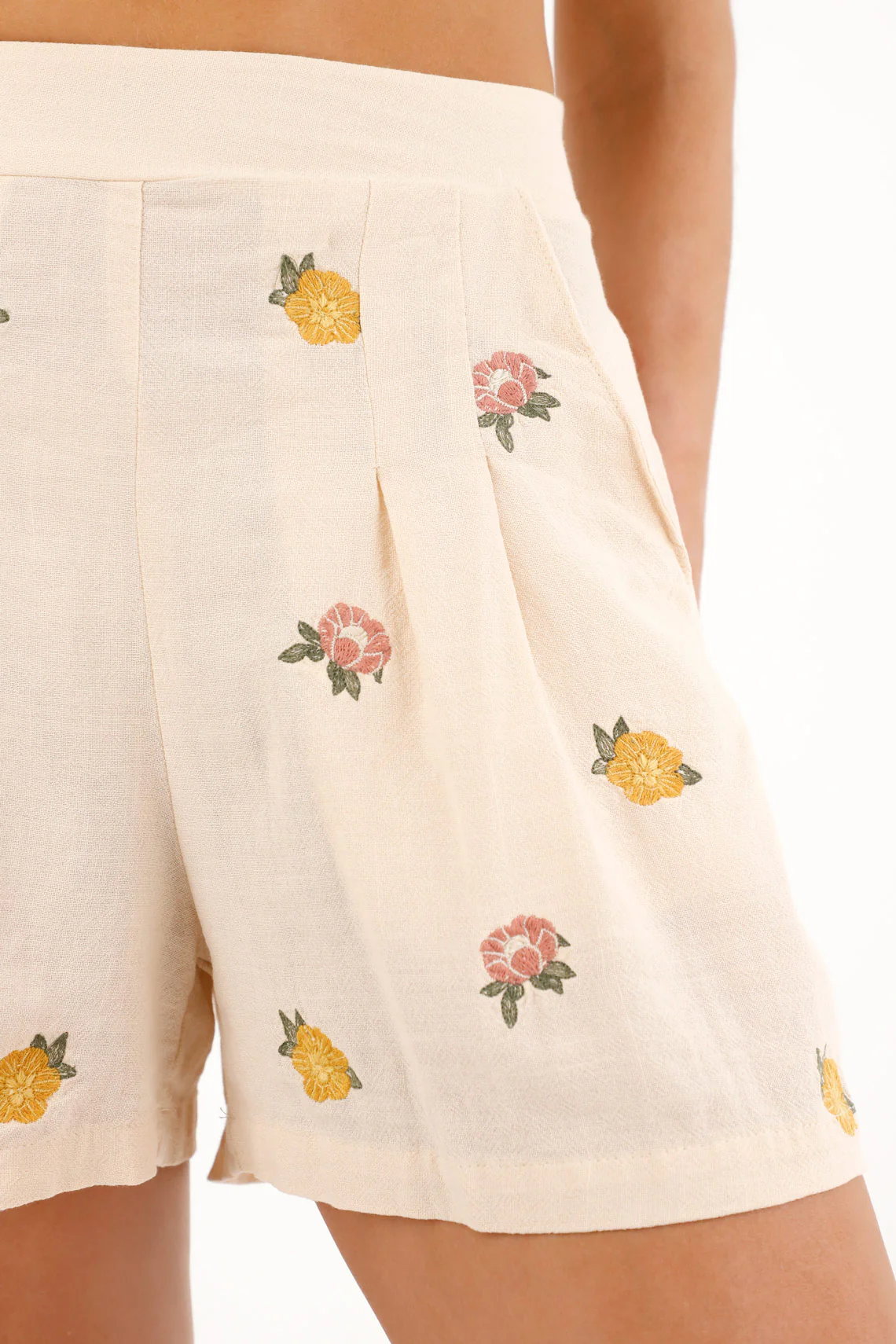 Women's embroidered floral bermuda in cream - Image 3