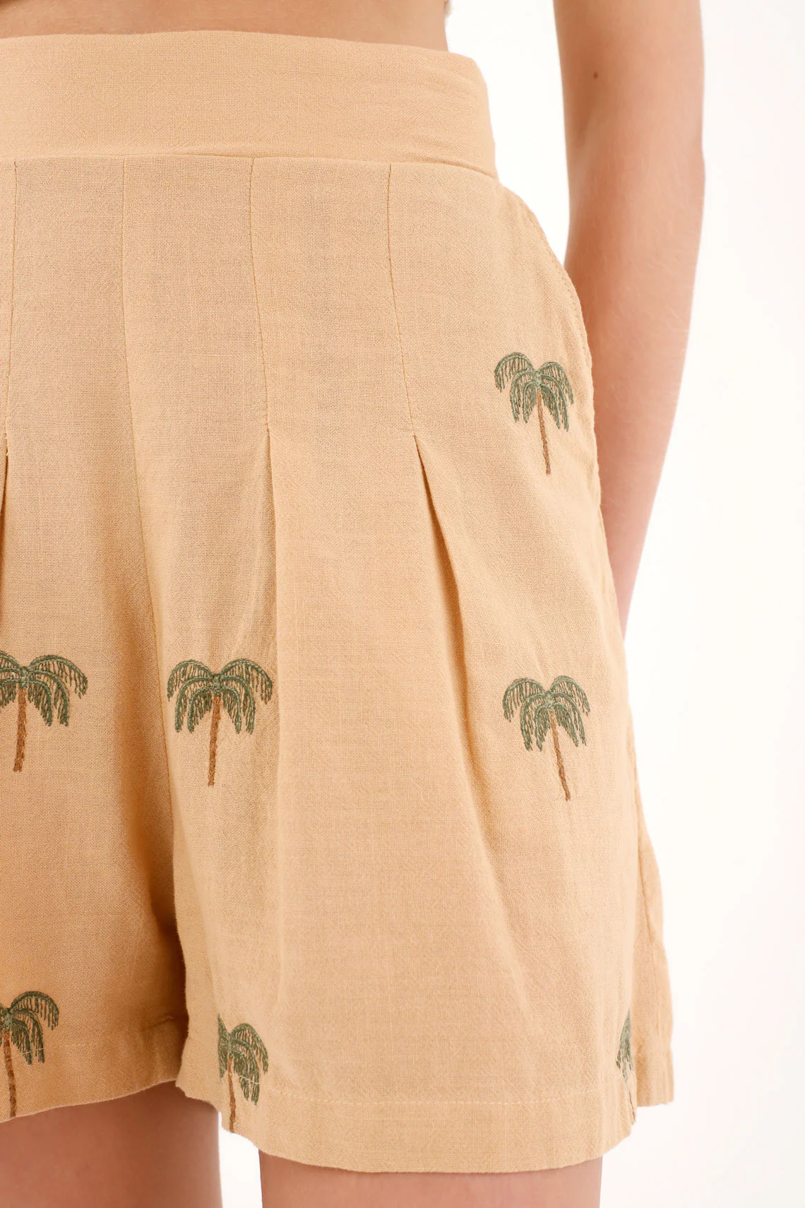 Women's brown bermuda shorts with embroidered palms. - Image 3