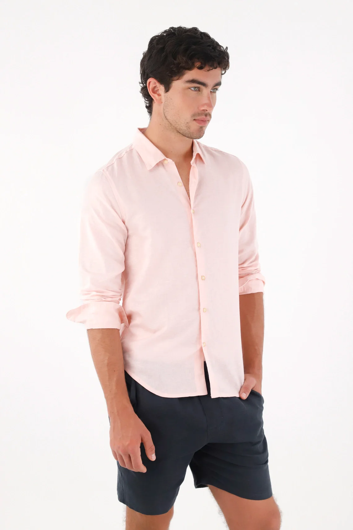 Camisa clásica en lino rosada para hombre