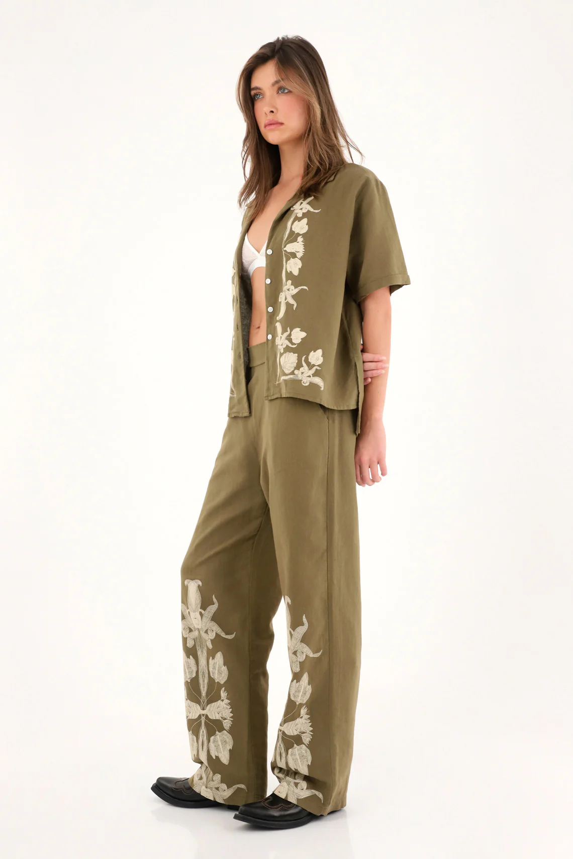 Women's bowling shirt with embroidered detailing. - Image 2