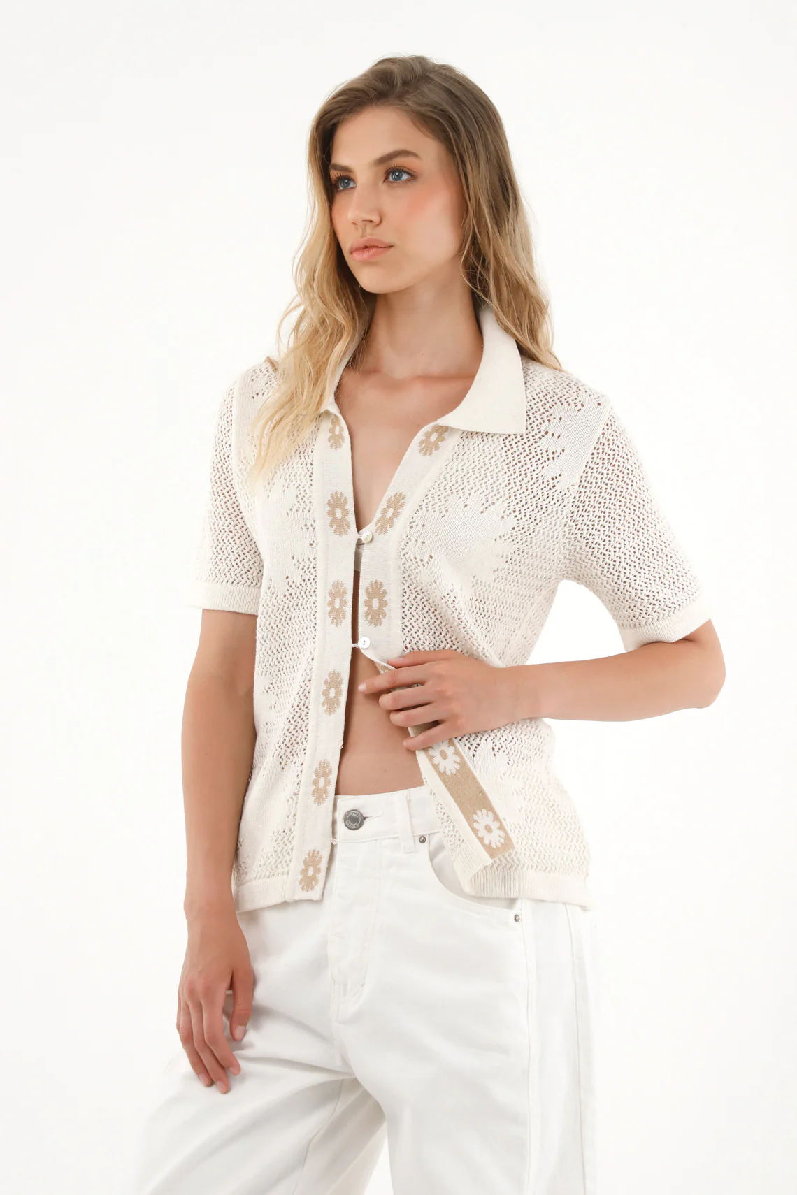 Women's cream woven shirt with floral design - Image 3