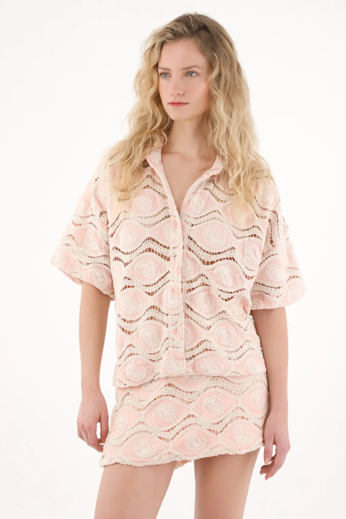 Camisa con bordado desagujado para mujer - Image 2