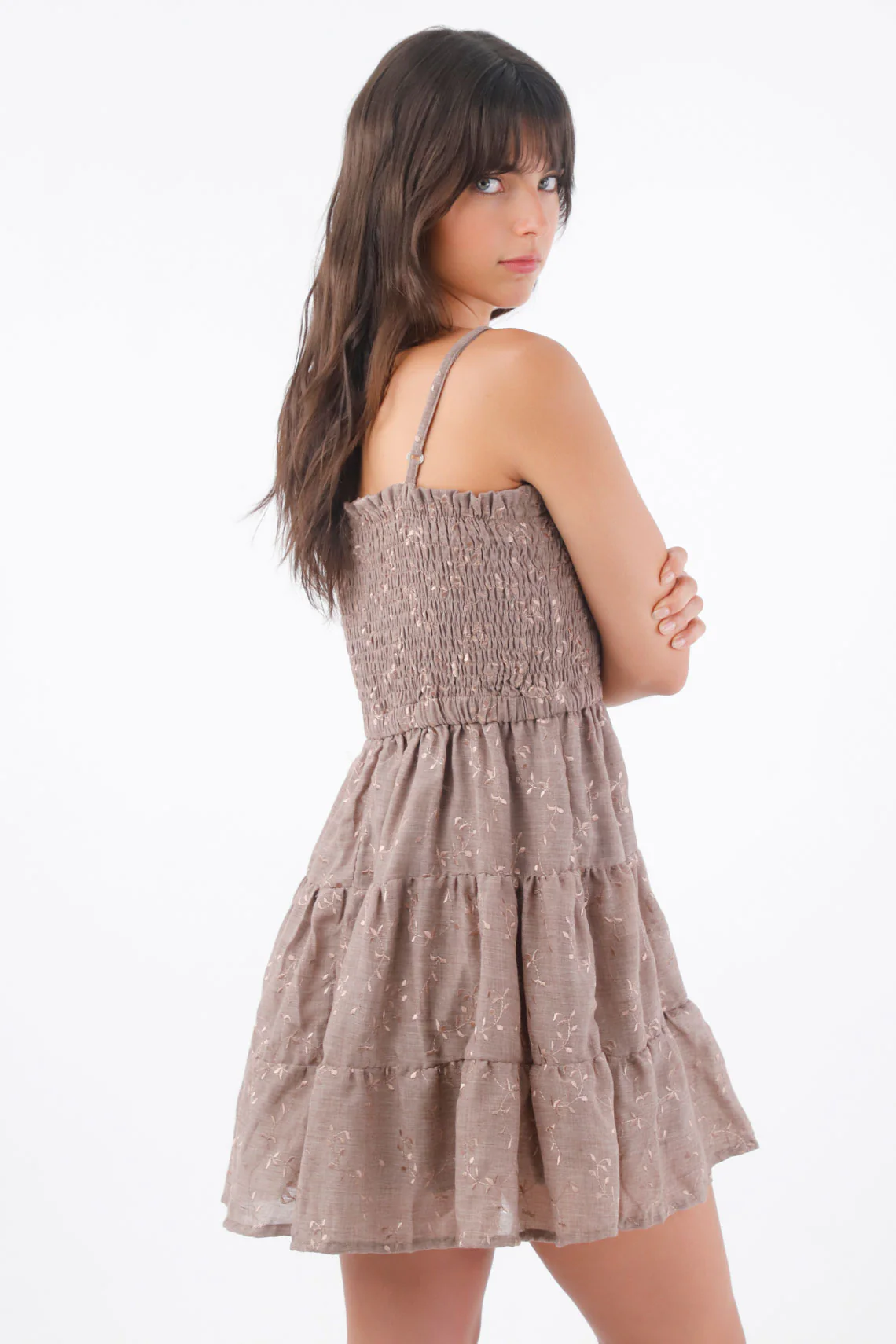Short dress for women in taupe polyester flared fit with gathered bodice - Image 4