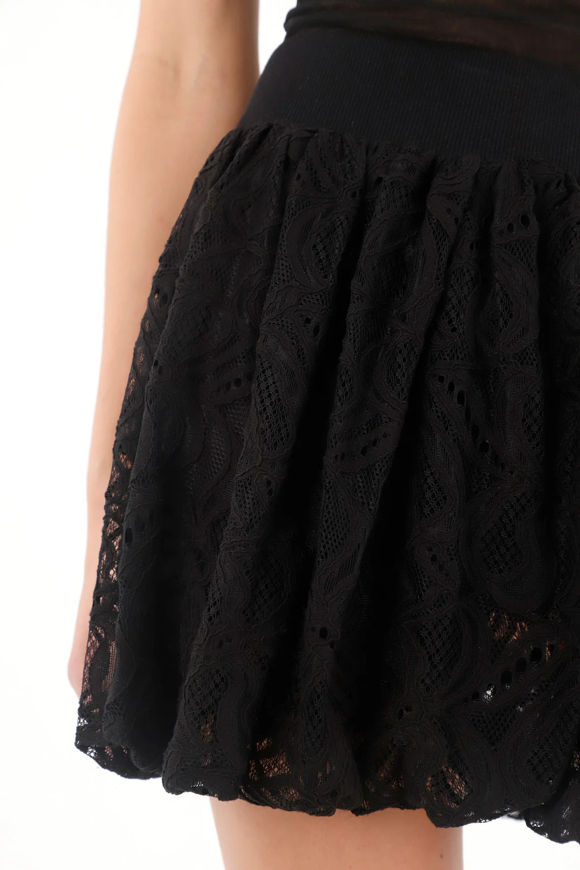 Women's black puffed short skirt. - Image 3