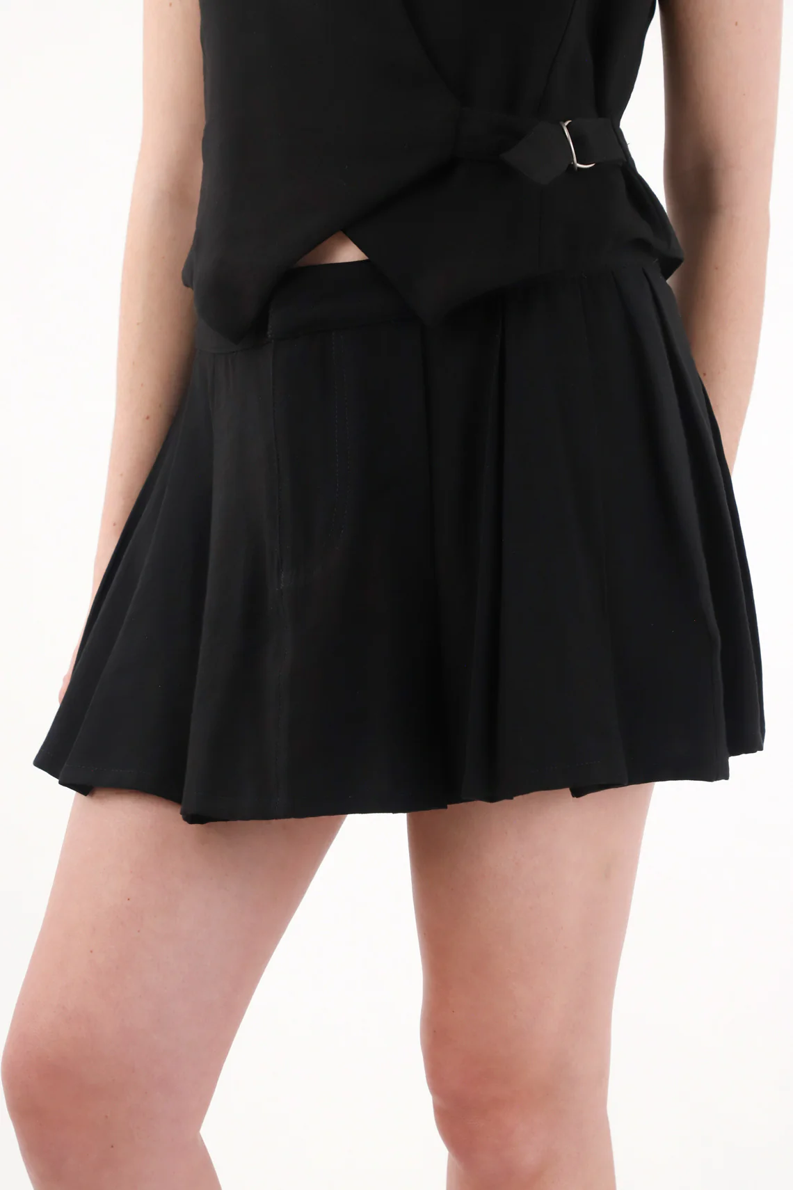 Women's Black Pleated Mini Skirt