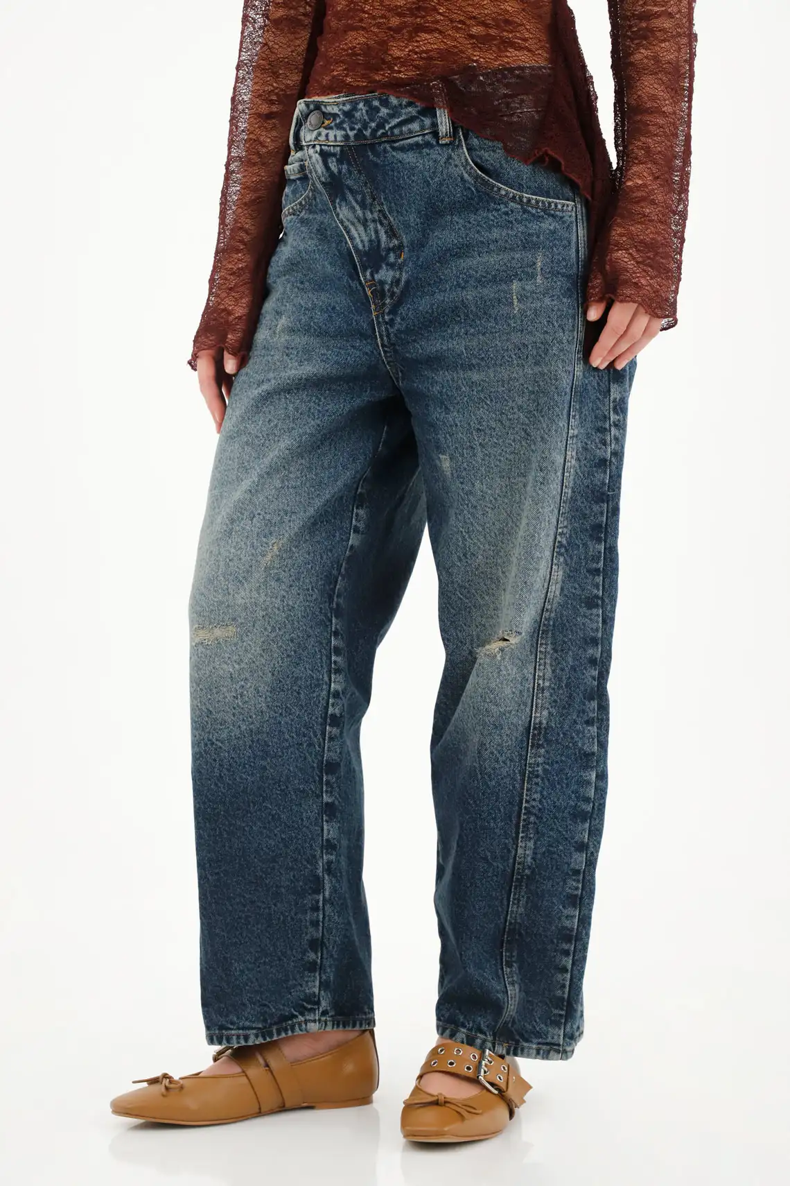 Low Rise Horseshoe Jeans with Rips in Blue for Women - Image 2