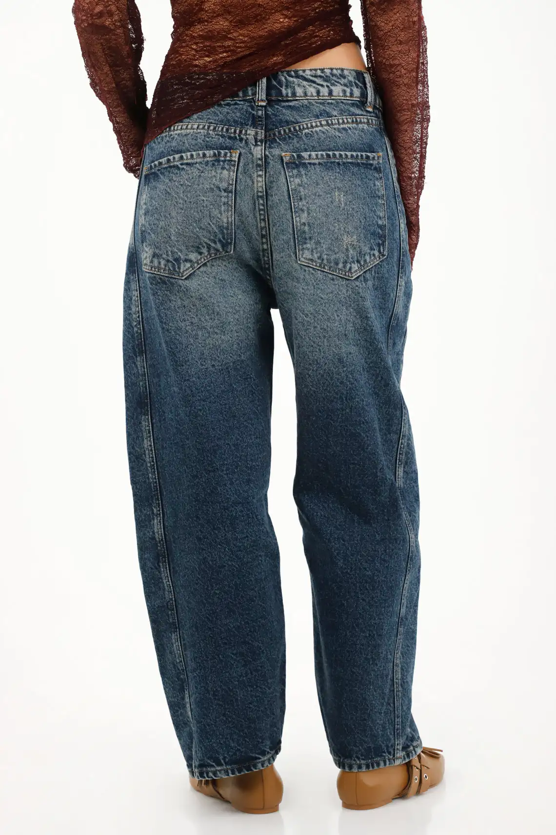 Low Rise Horseshoe Jeans with Rips in Blue for Women - Image 4