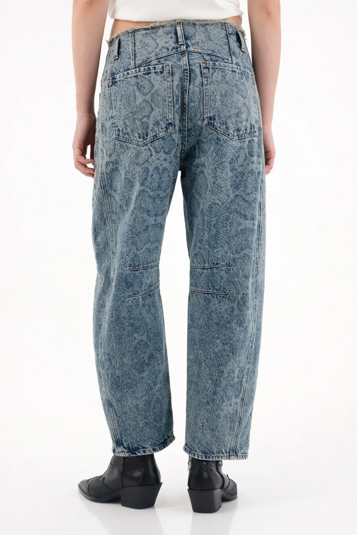 Horseshoe Low Rise Jeans for Women - Image 4