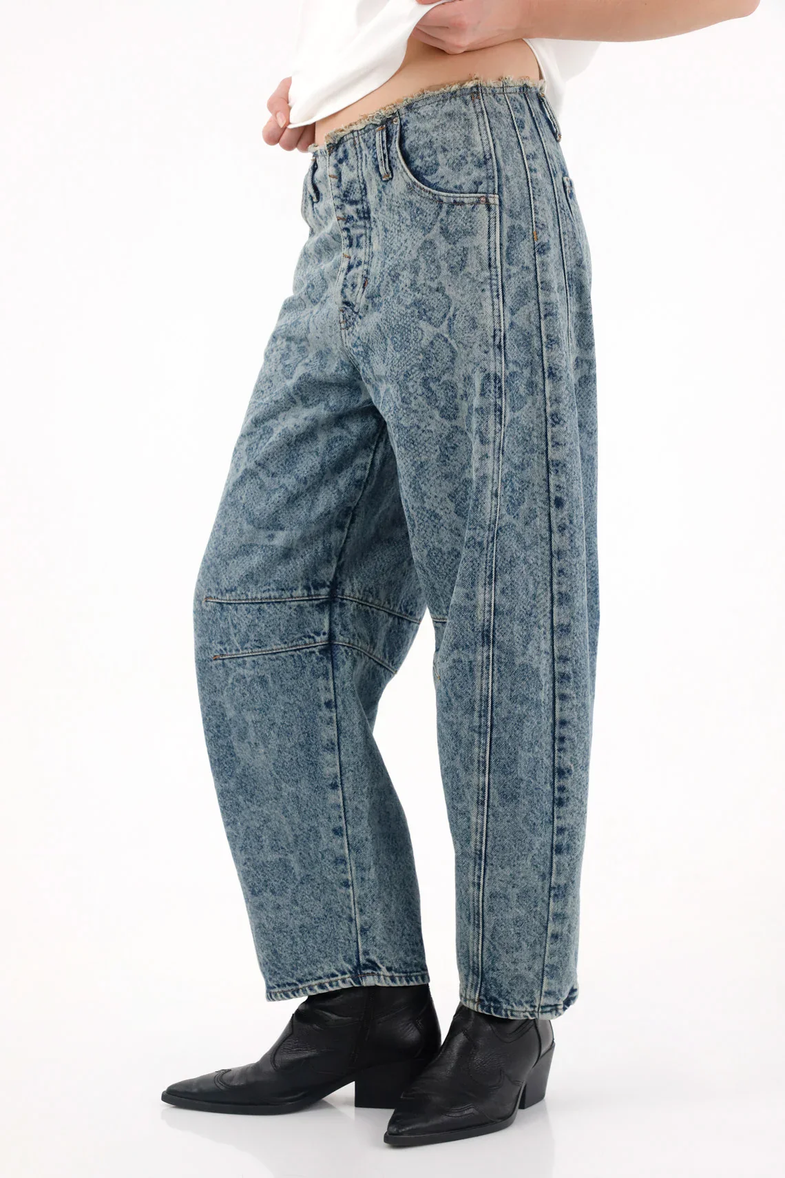 Horseshoe Low Rise Jeans for Women - Image 5