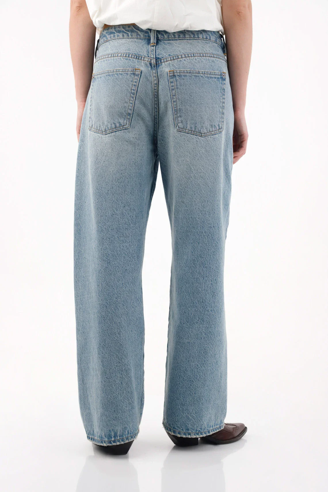 Wide Leg Jeans with Bootcut Effect for Women - Image 4
