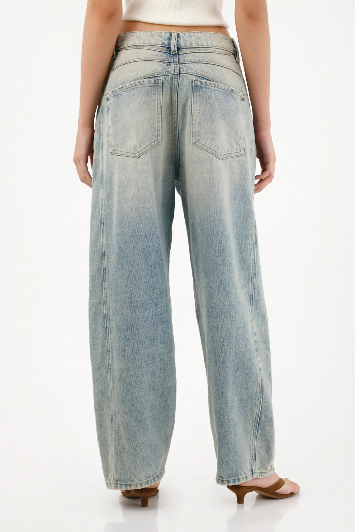 Low Rise Horseshoe Jeans with Vintage Effect for Women - Image 3