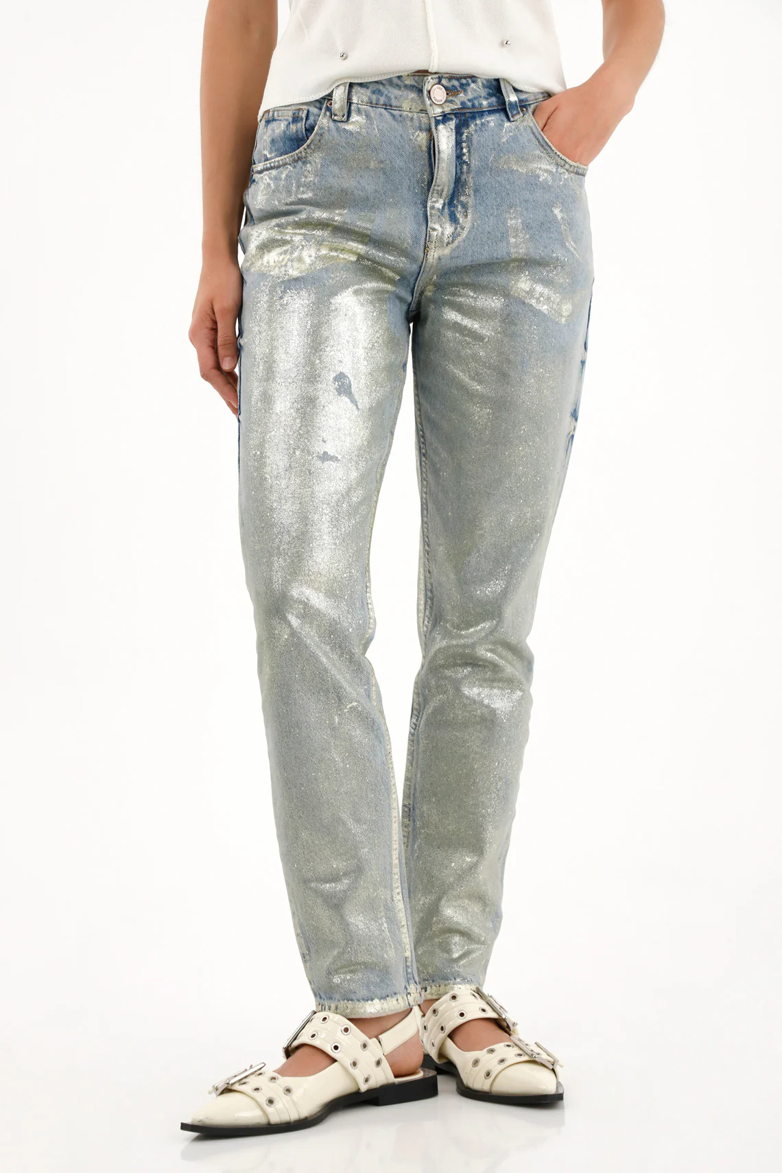 Women's high-waisted light wash mom jeans - Image 3