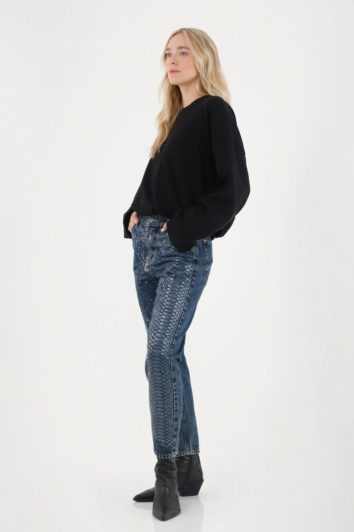 Low Rise Mom Jeans with Animal Print Foil for Women - Image 5