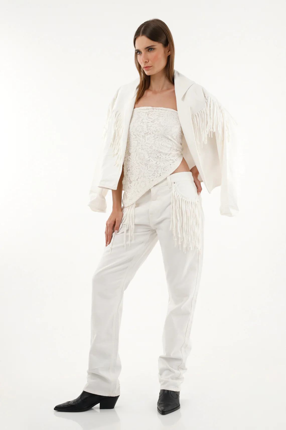 Women's High-Waisted Frayed Hem Jeans - Image 2