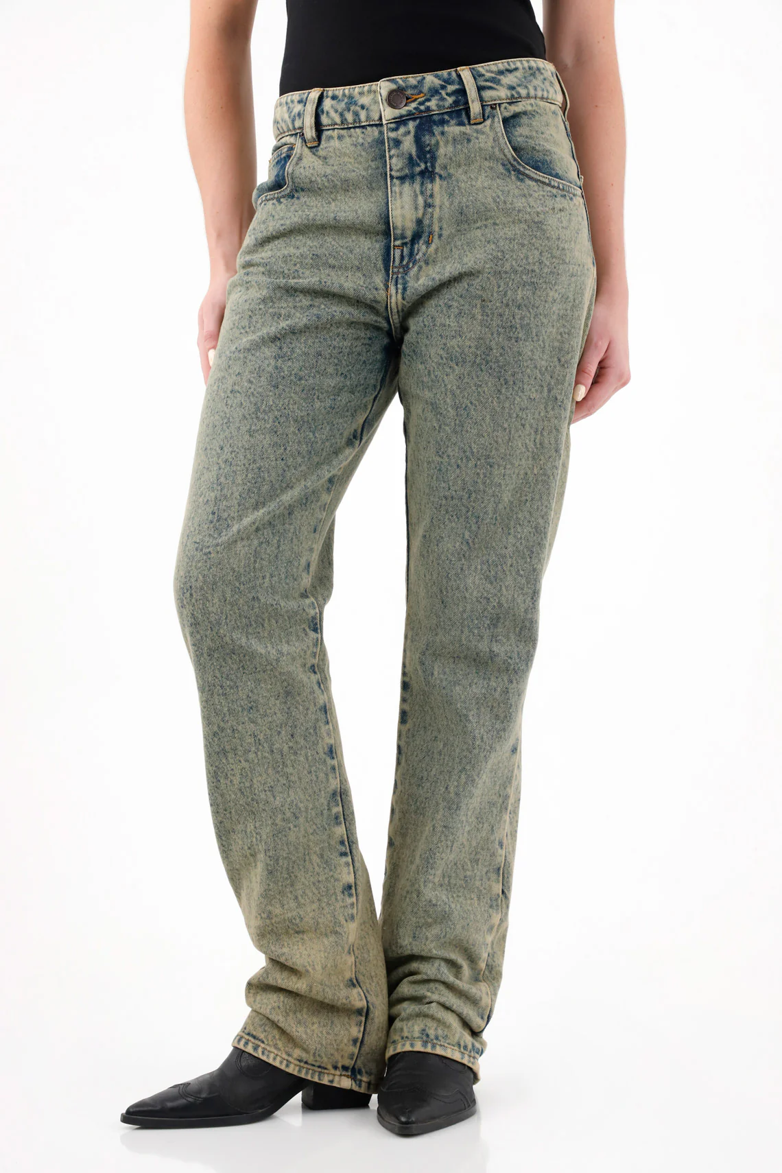 Women's Light Wash Mid Rise Straight Leg Jeans - Image 2