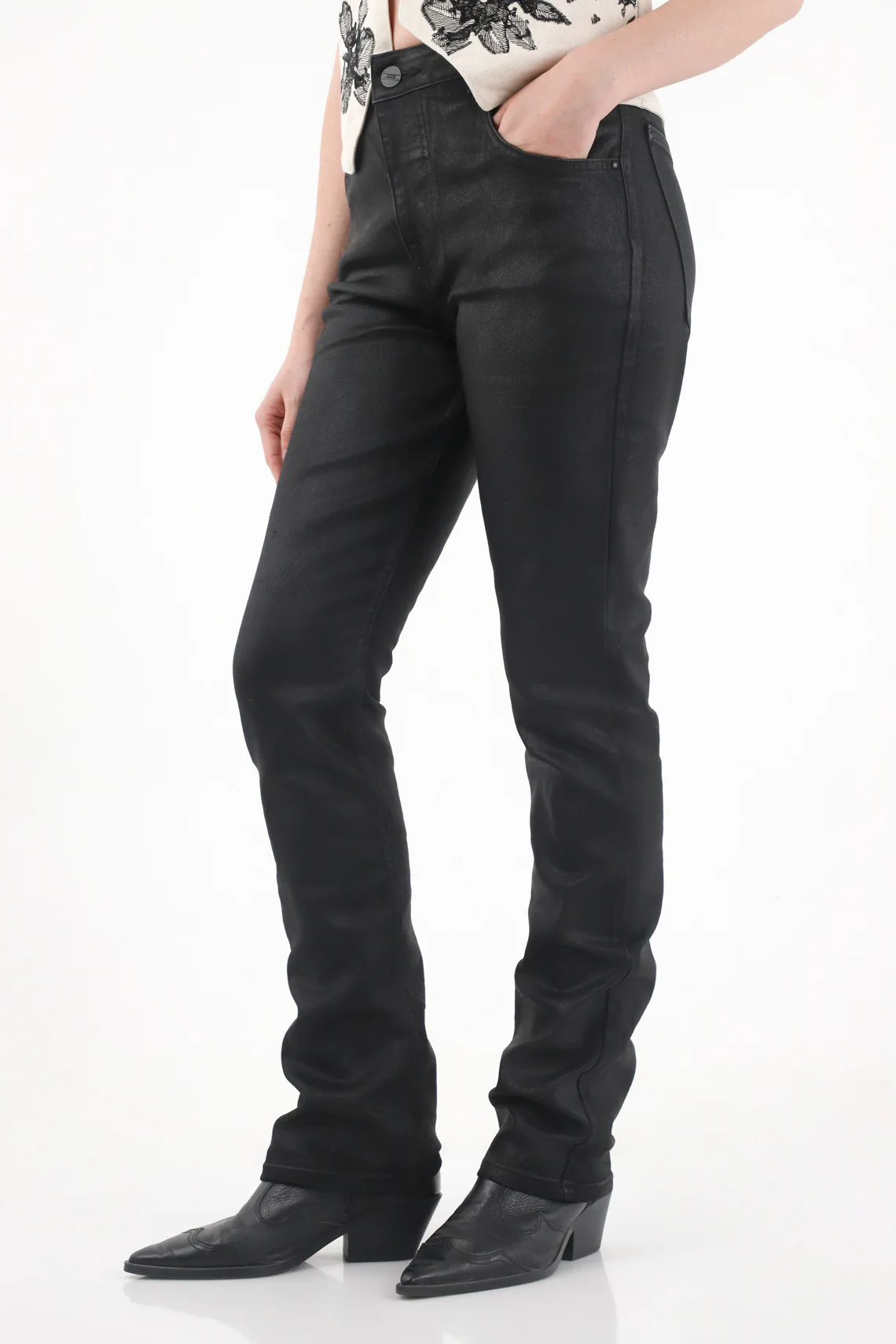 High-Waisted Black Jeans for Women - Image 4