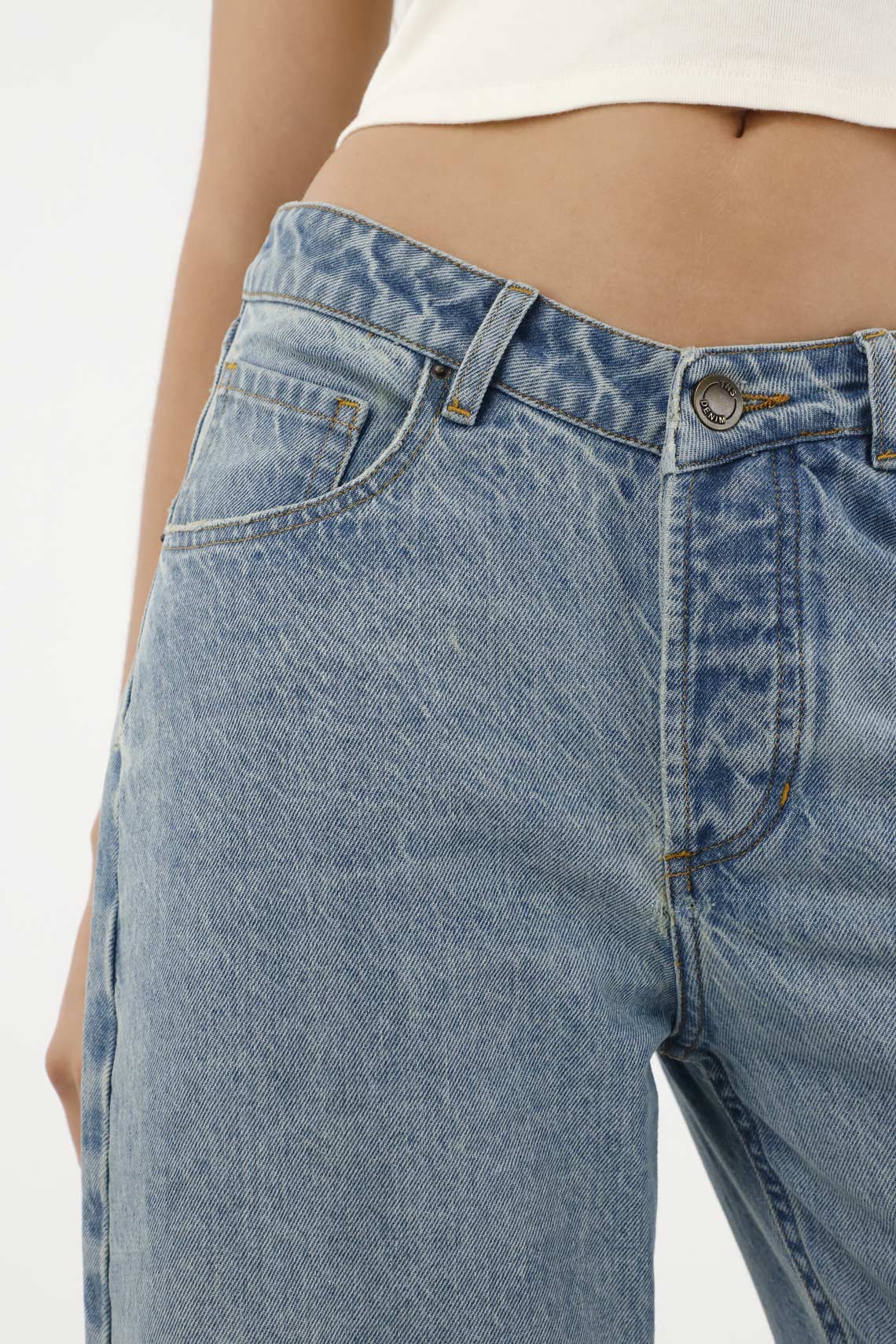 Low Rise Straight Leg Jeans for Women - Image 3