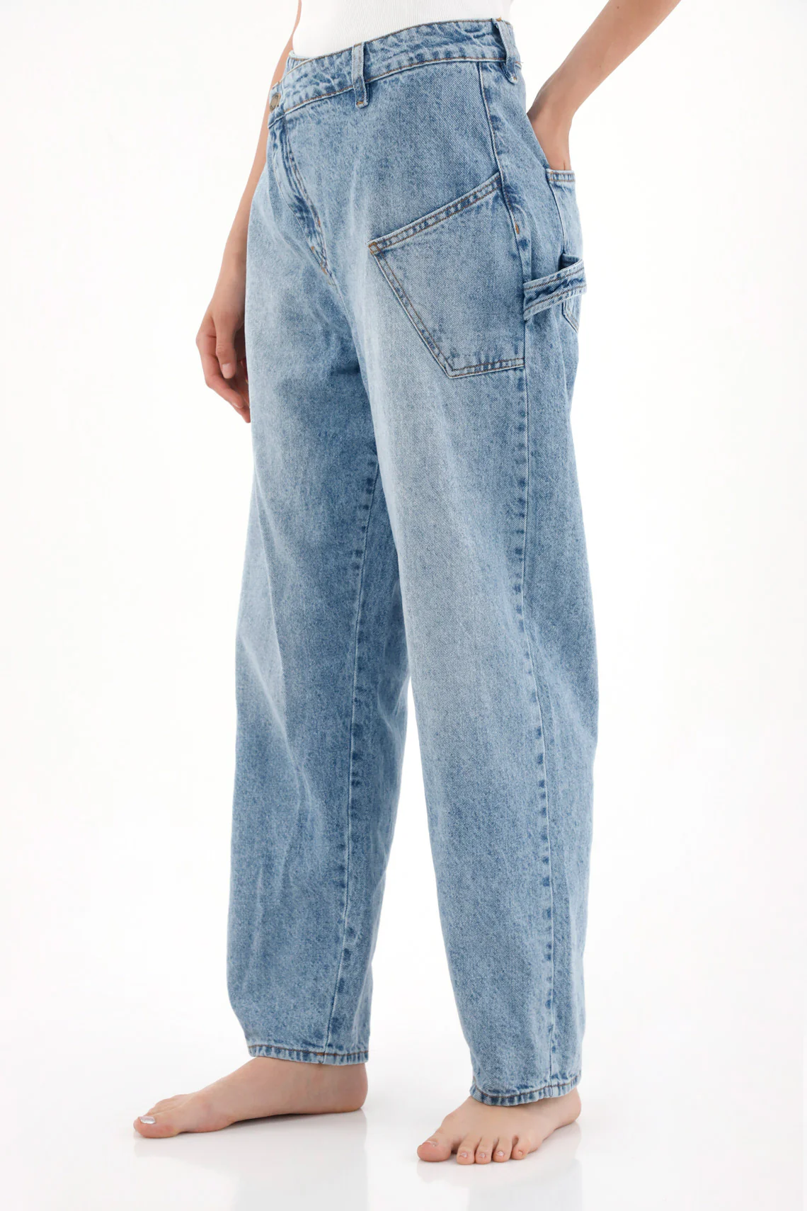 Women's Low-Rise Slouchy Jeans with Asymmetrical Design - Image 3