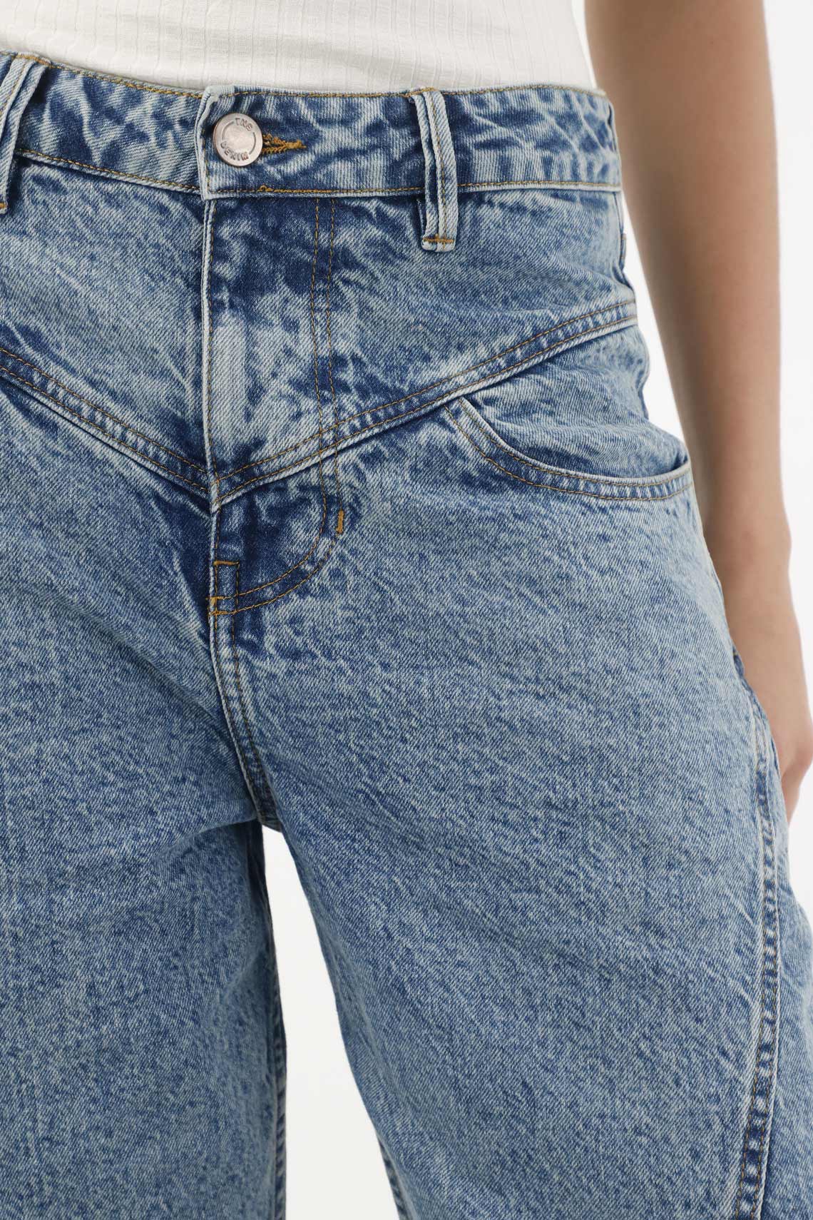 Blue Low Rise Wide Leg Jeans for Women - Image 4