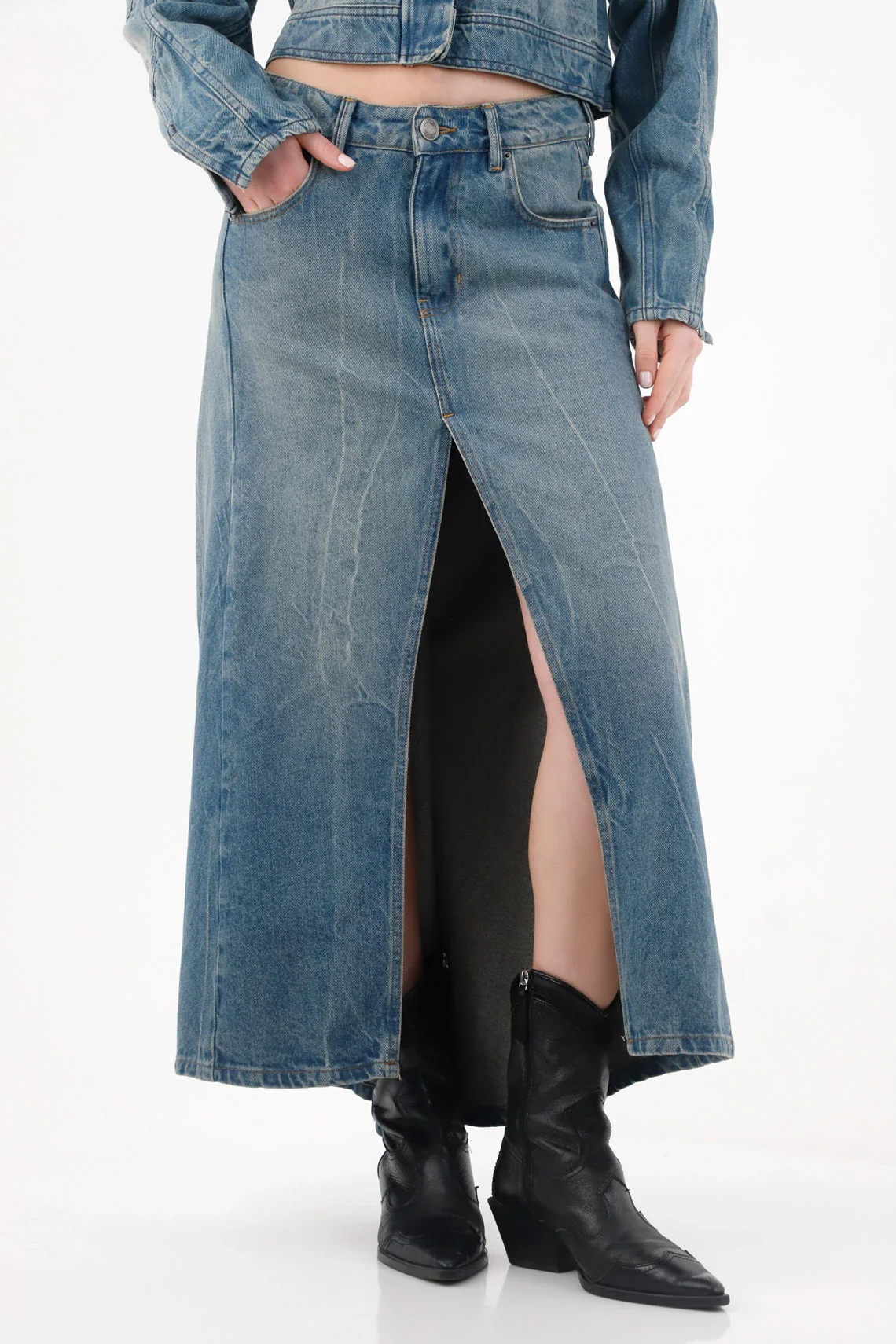 Long skirt for women in blue denim with straight cut and front slit - Image 2
