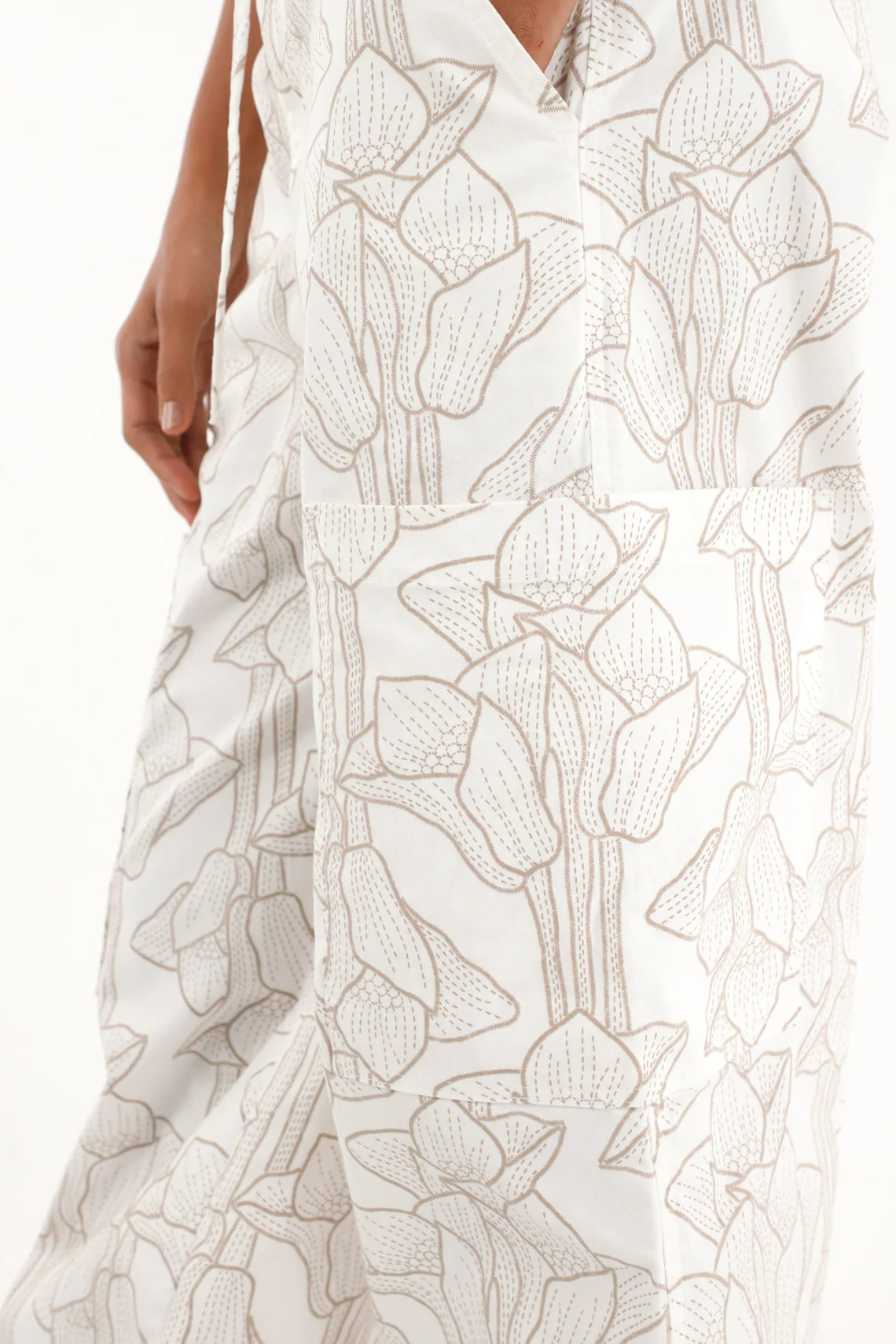 Women's printed cargo pants - Image 3