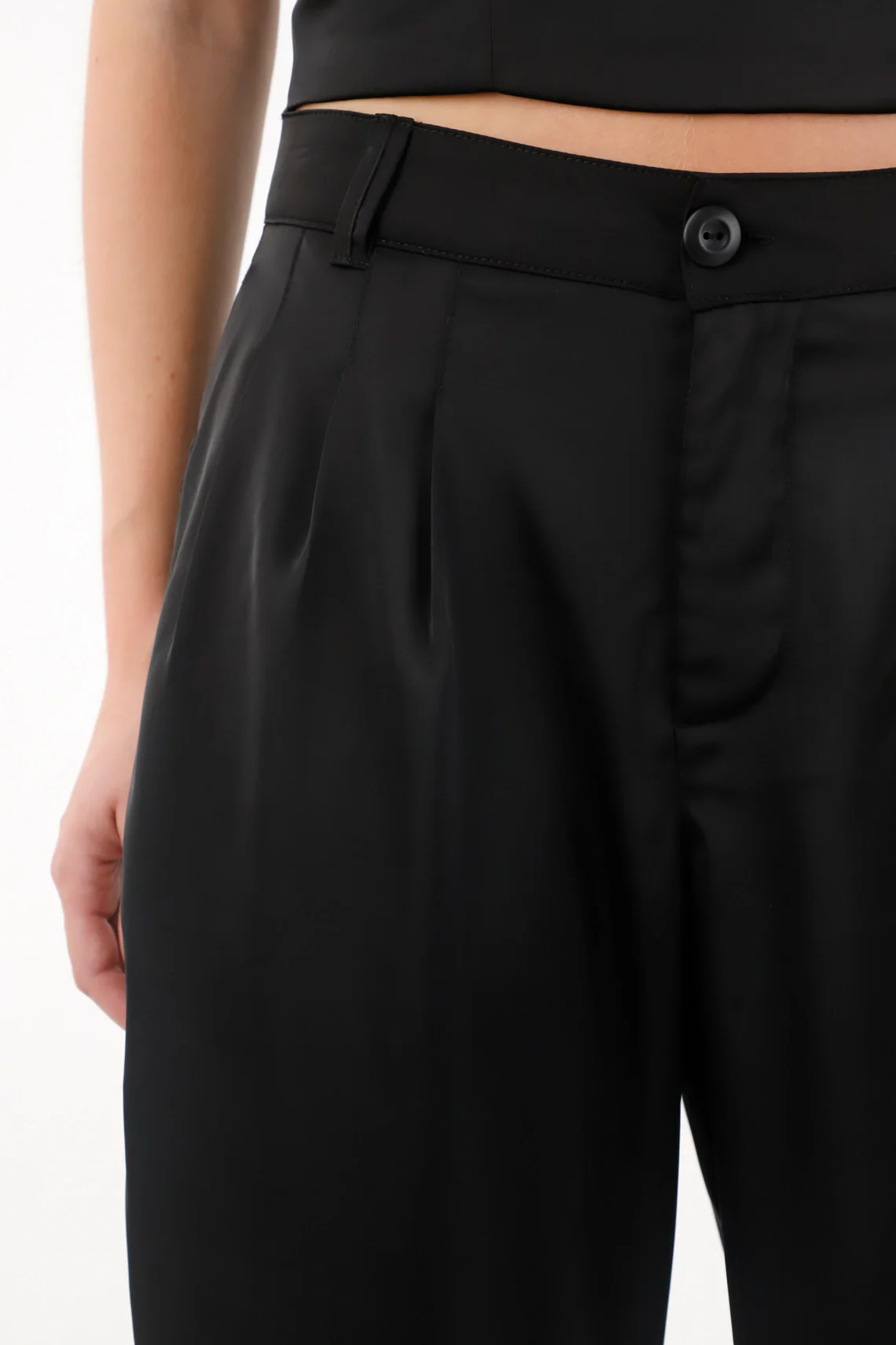Elegant Fluid Fabric Black Pants for Women - Image 3