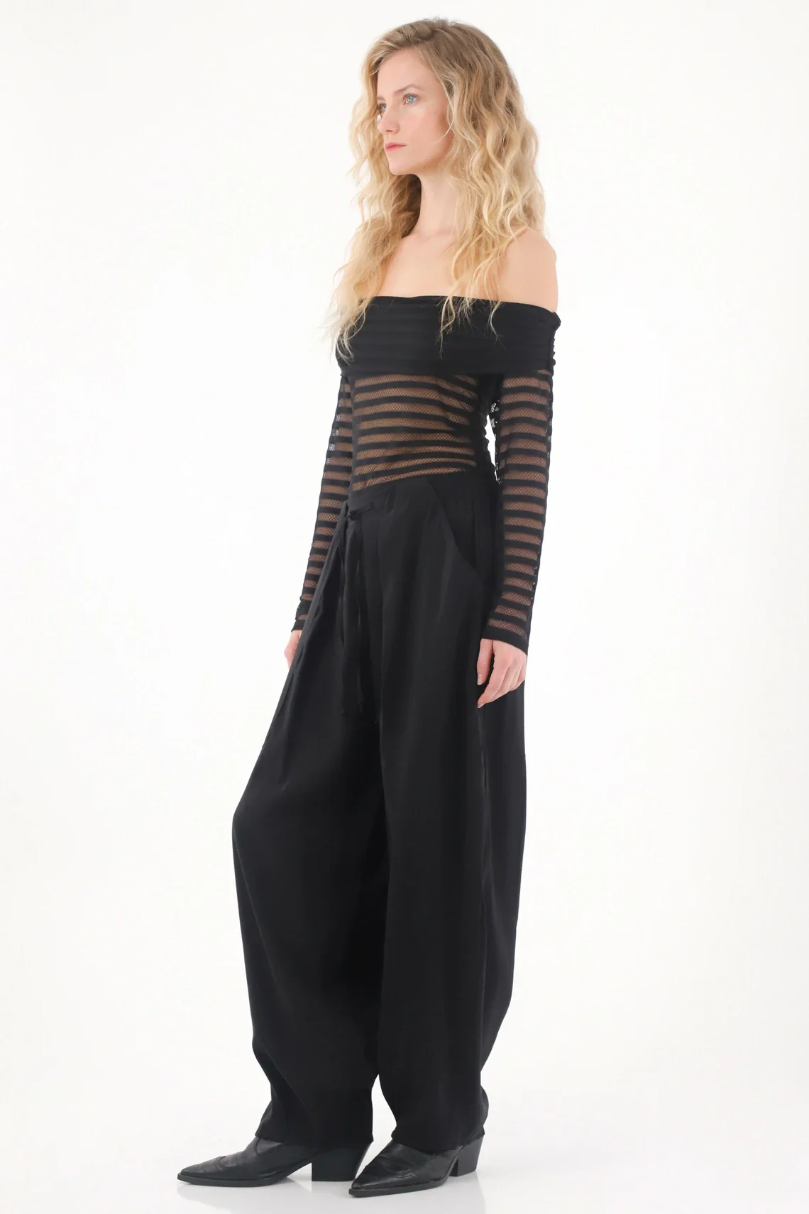 Black Side Pocket Pants for Women - Image 2