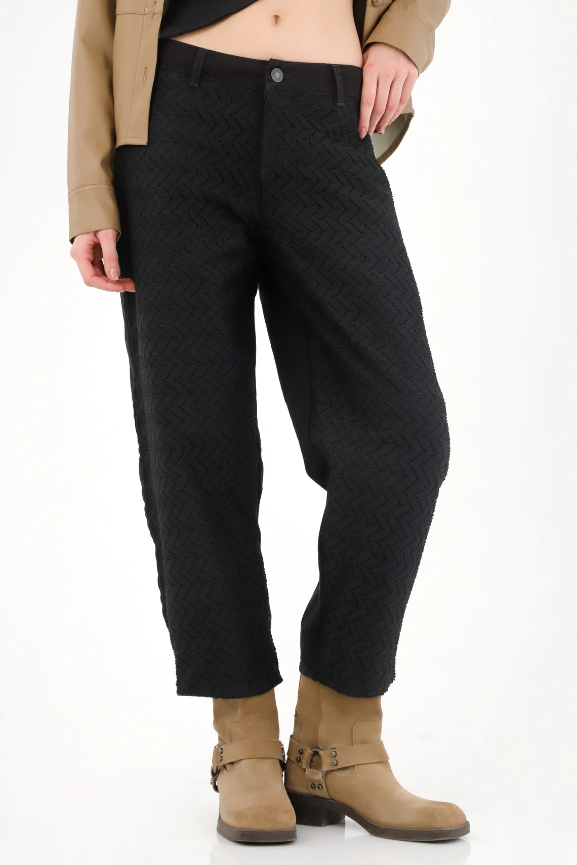 Mid Rise Horseshoe Pants in Black for Women