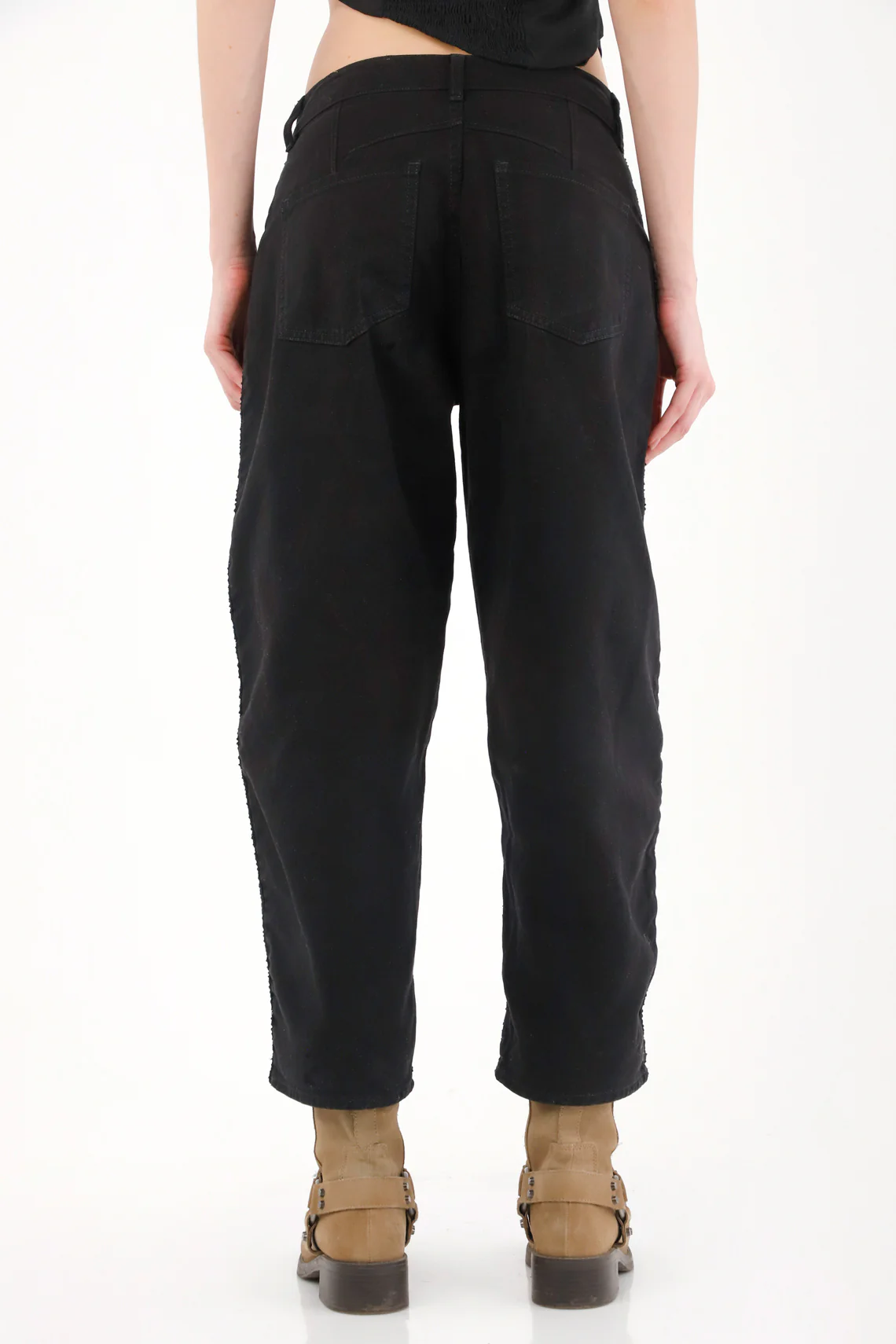 Mid Rise Horseshoe Pants in Black for Women - Image 4