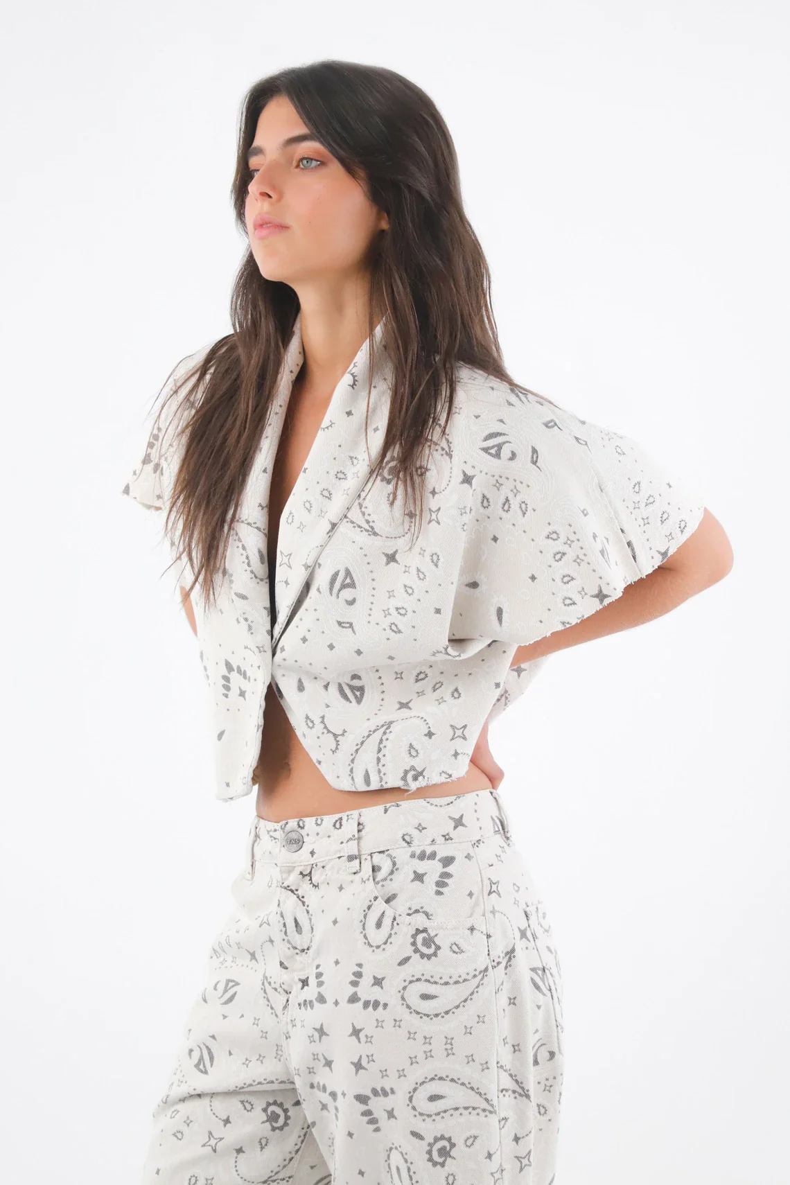 Relaxed Raw Cotton Women’s Shirt with Bandana Print - Image 4