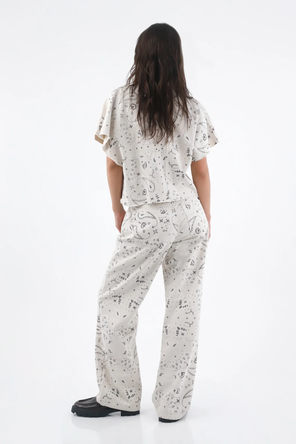 Relaxed Raw Cotton Women’s Shirt with Bandana Print - Image 5