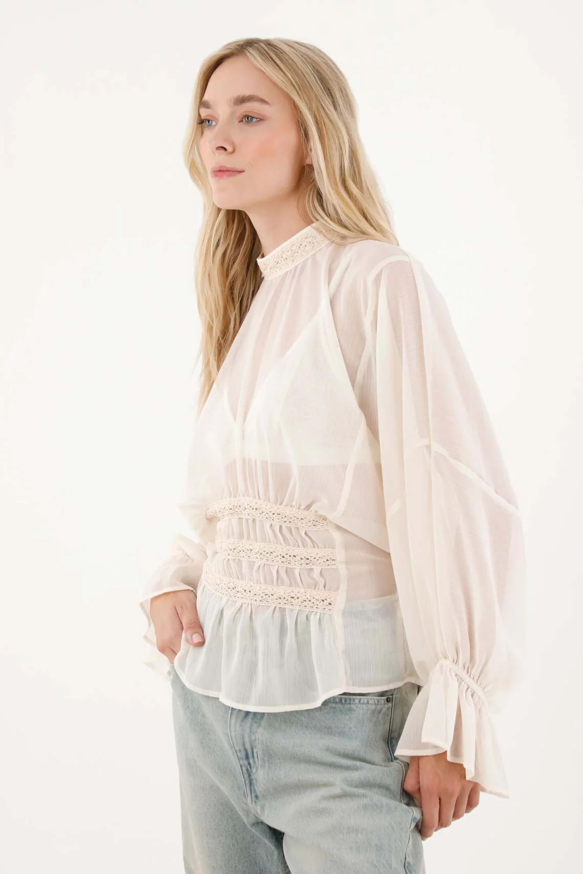 Shirt with high collar and lace details for women - Image 2