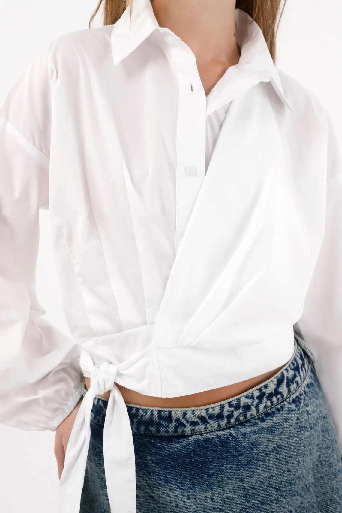 Shirt in poplin with tie belt in white for Women - Image 3