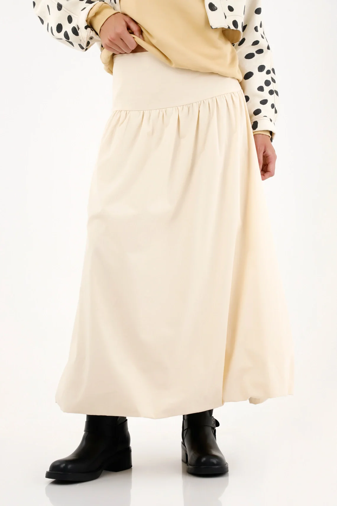 Long Wide Silhouette Skirt Off-White for Women - Image 3