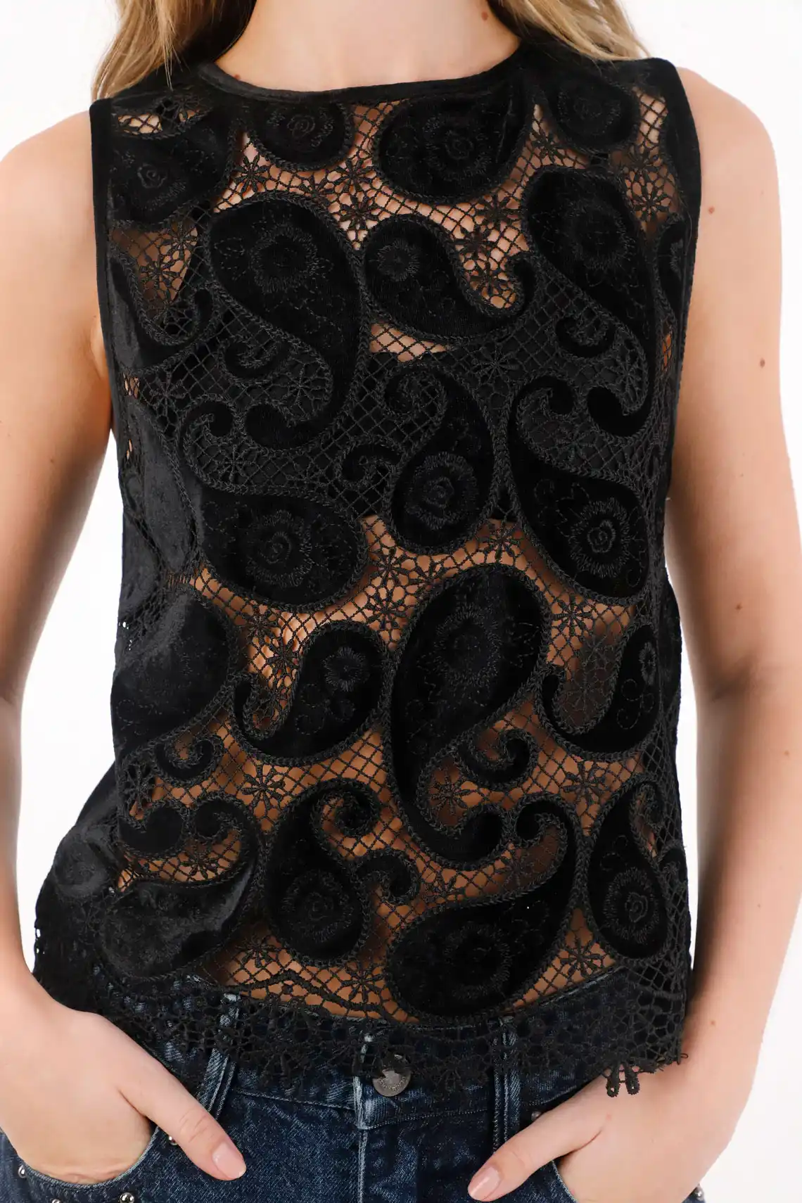 Sleeveless Shirt with Black Paisley Design for Women - Image 3