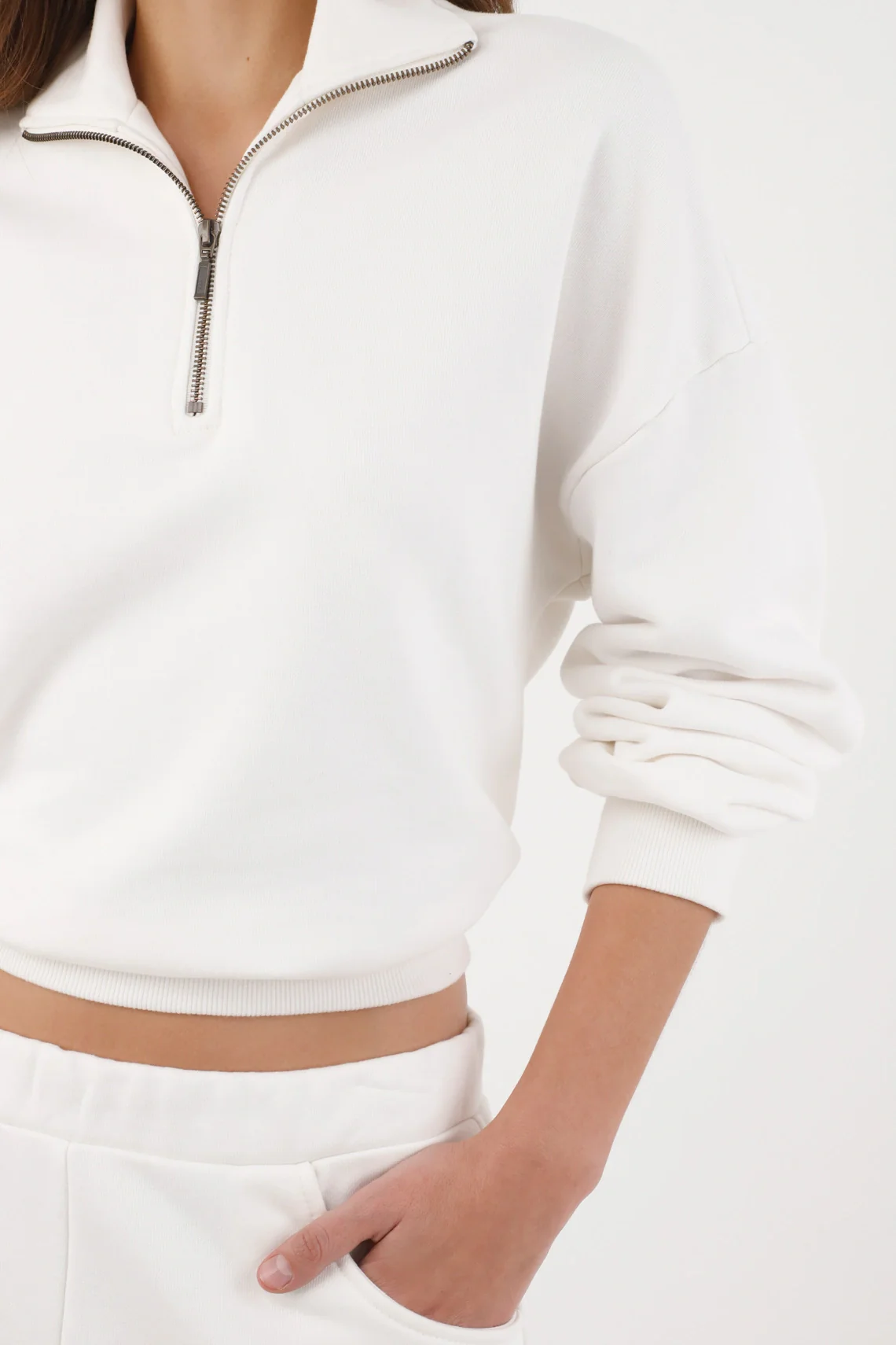 Sweatshirt for women in white cotton relaxed fit with half zipper - Image 3