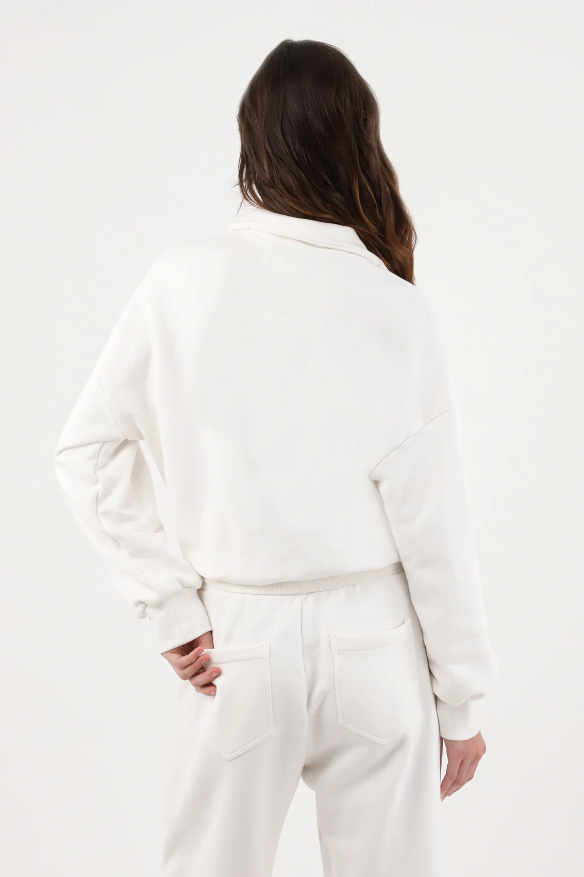 Sweatshirt for women in white cotton relaxed fit with half zipper - Image 4
