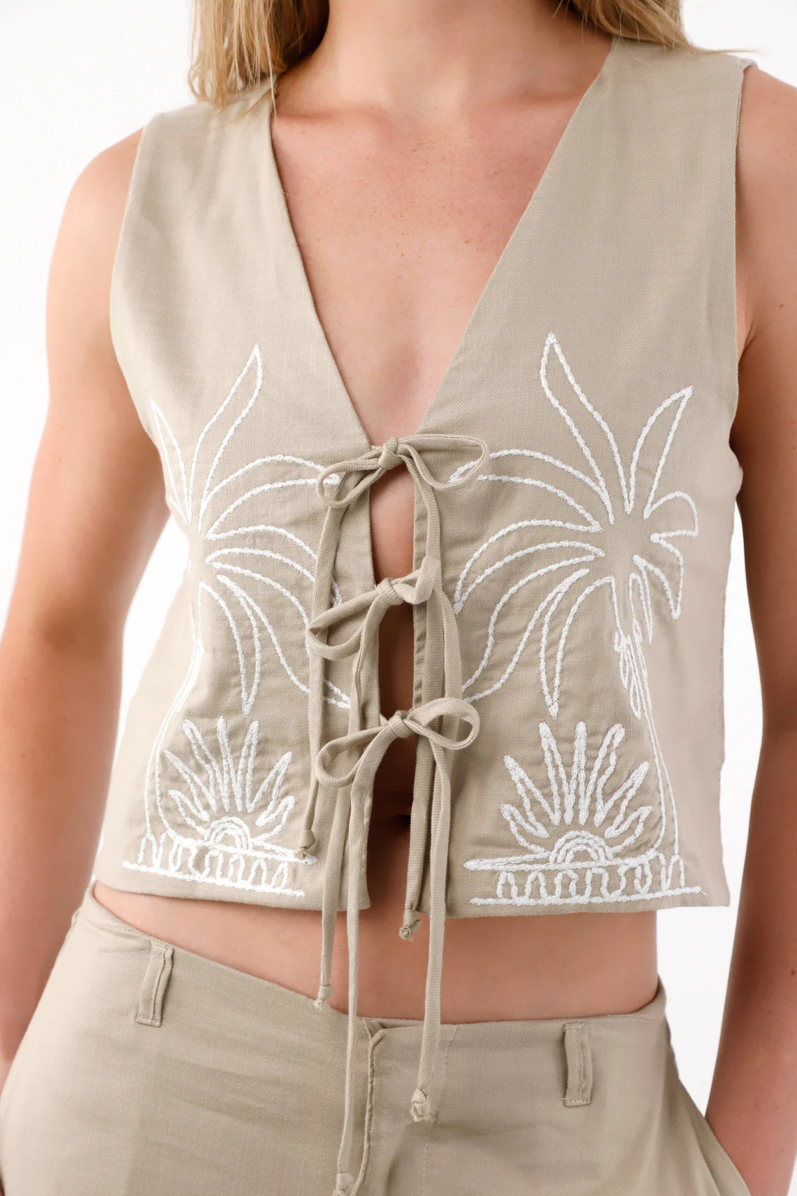Women's Raw Embroidered Linen Look Vest - Image 2