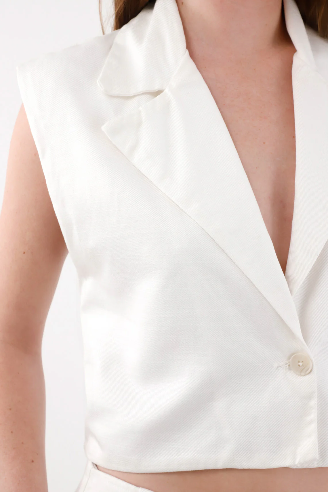 Women's Cream Lapel Vest - Image 2
