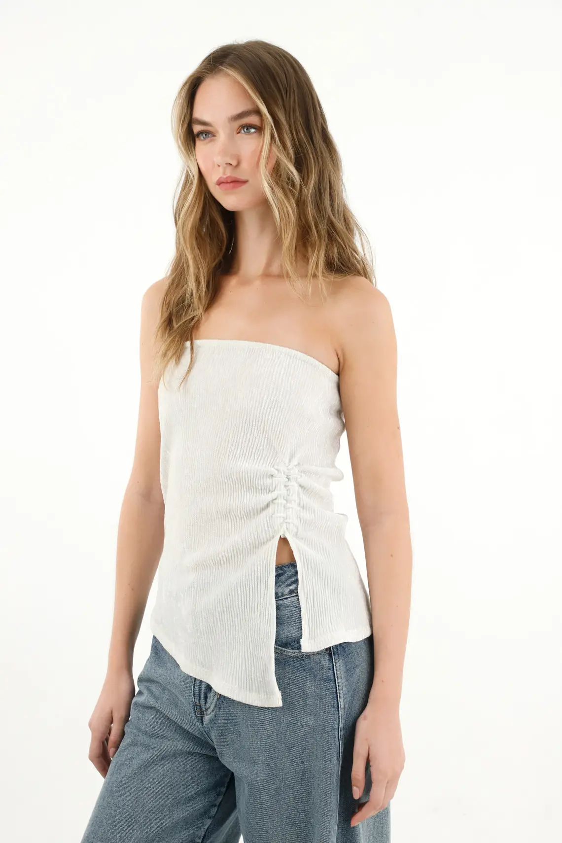 Sleeveless T-shirt with Pointed Hem in Gray for Women - Image 2