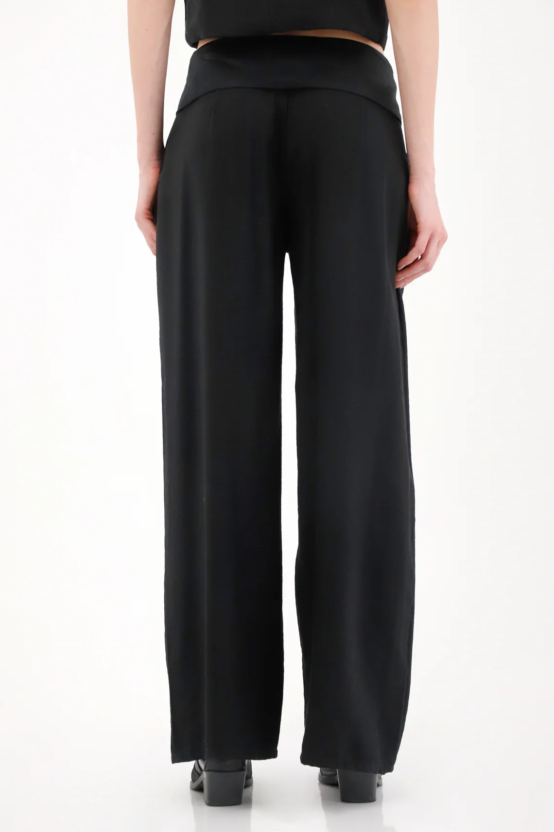 Wide Leg Pants with Cuff in Black for Women - Image 5