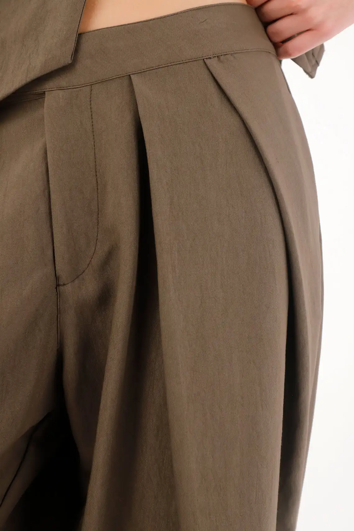 Women’s Olive Green Wide Leg Pants with Defined Pleats - Image 3